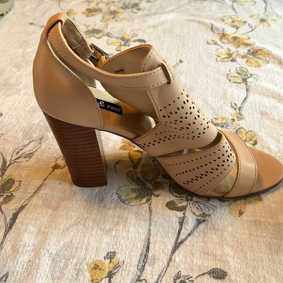 Violet & Red hells size 8 1/2 - Picture 5 of 7